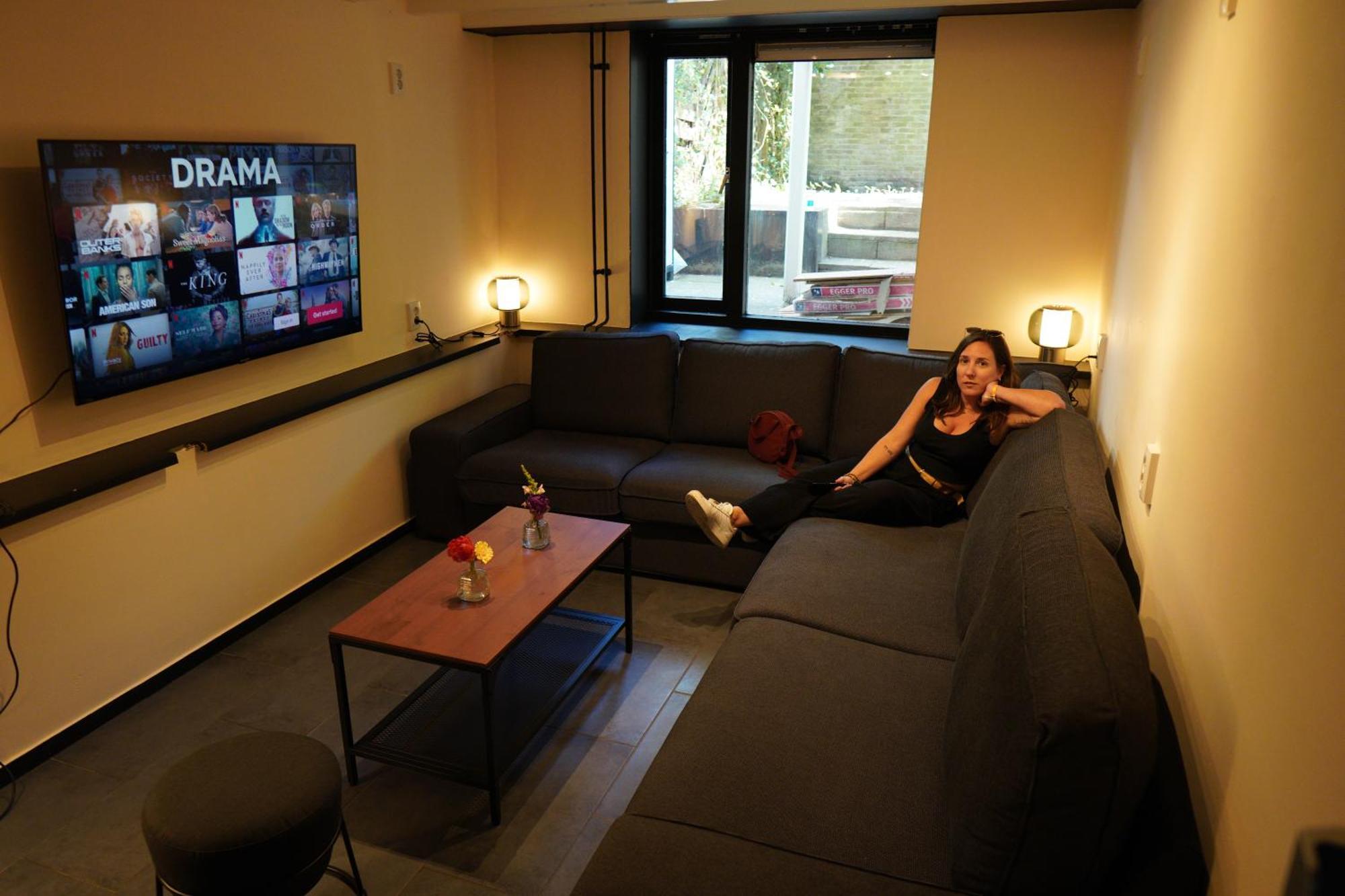 Onefam Amstel Hostel Amsterdam Exterior photo