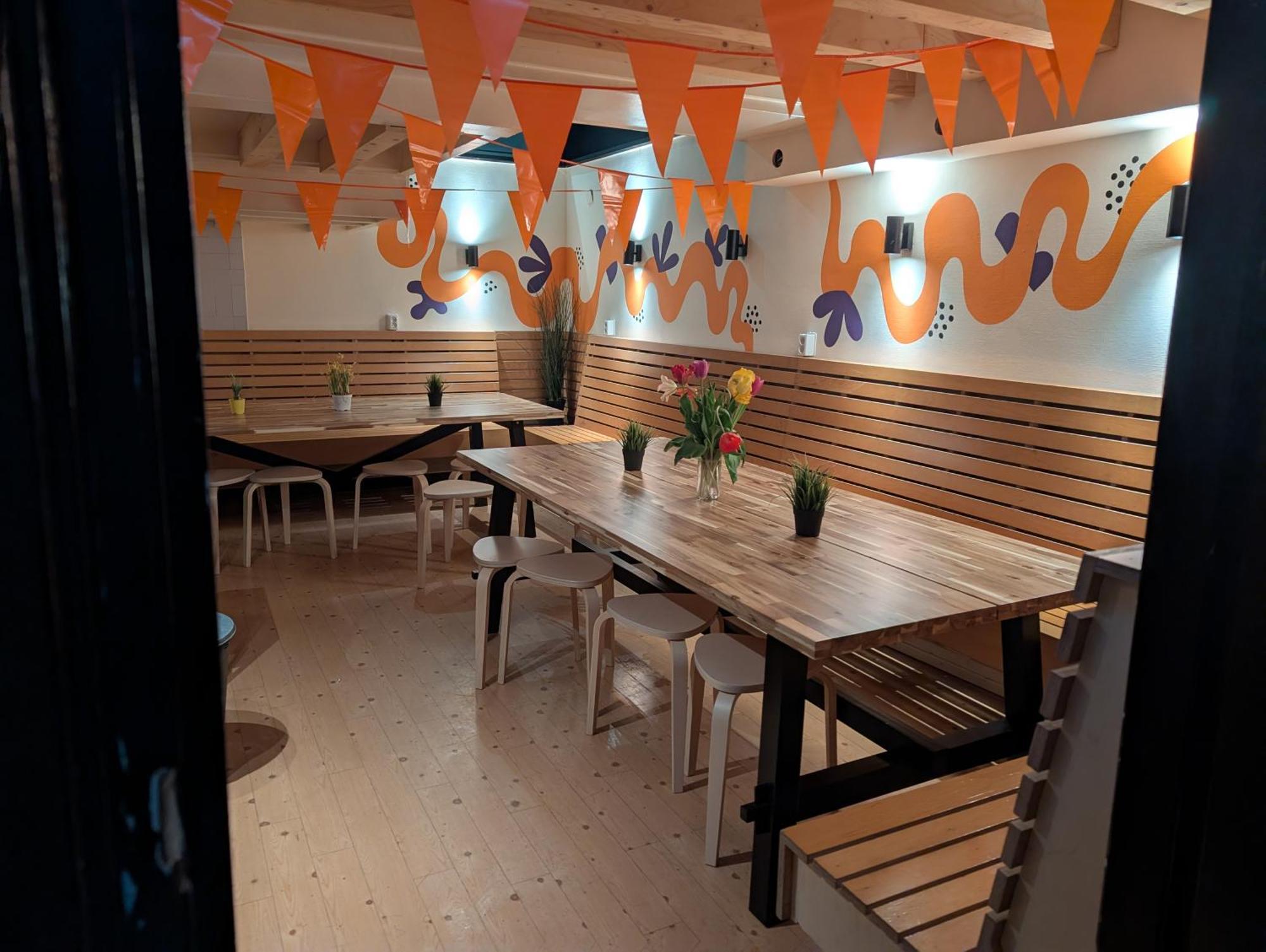 Onefam Amstel Hostel Amsterdam Exterior photo
