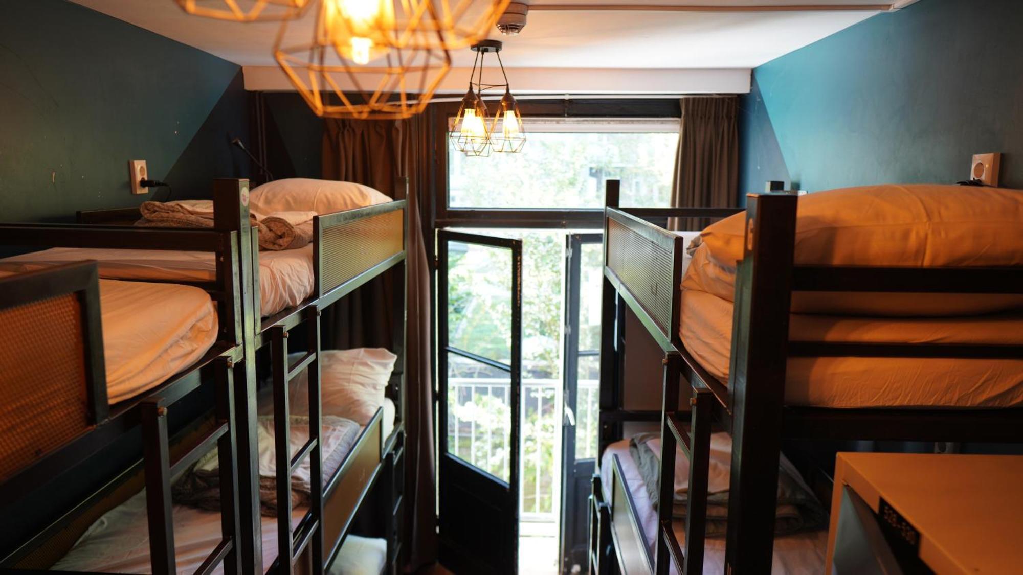 Onefam Amstel Hostel Amsterdam Exterior photo