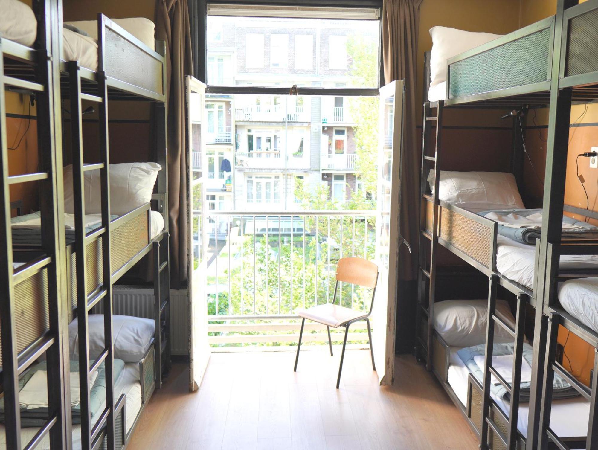 Onefam Amstel Hostel Amsterdam Exterior photo